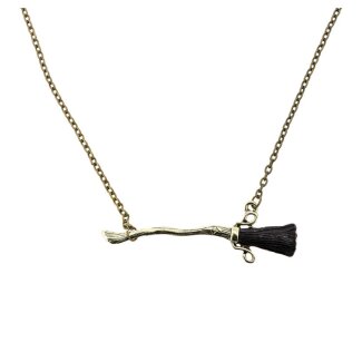 Kette mit Hexenbesen
