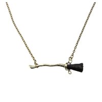 Kette mit Hexenbesen